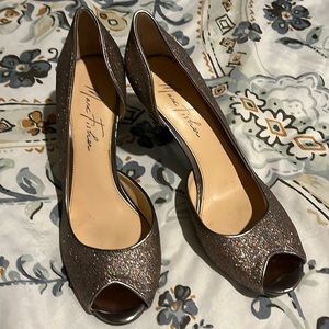Marc Fisher Glitter Heels; 8
